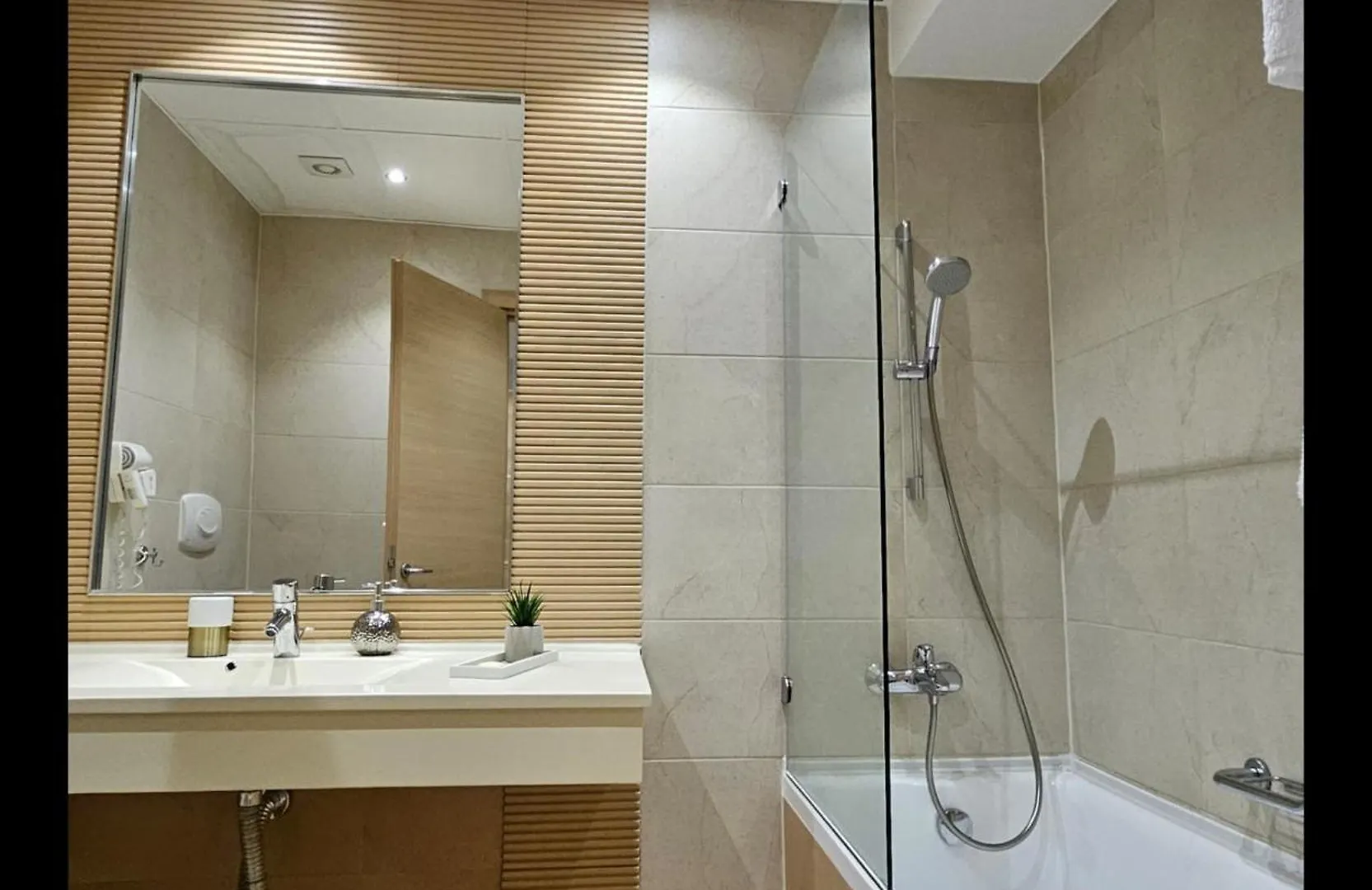Love Room Bucharest Homestay