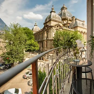 Centrally Located 2br With Balcony & Unique Design Apartment